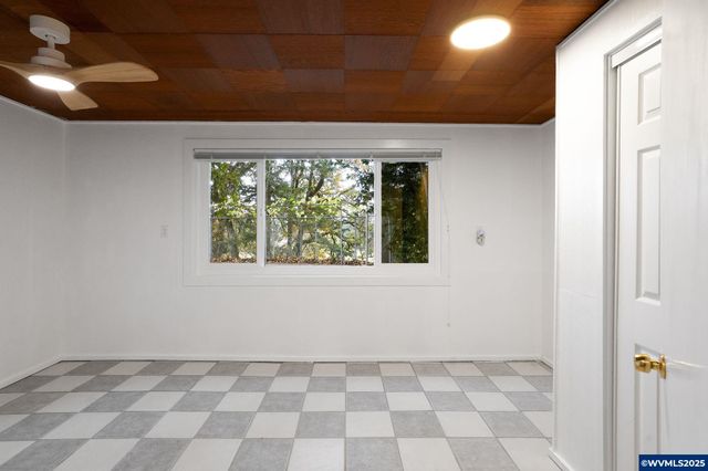 1440 Laurel Heights Dr NW, Albany, OR 97321