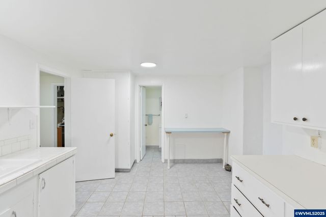 1440 Laurel Heights Dr NW, Albany, OR 97321