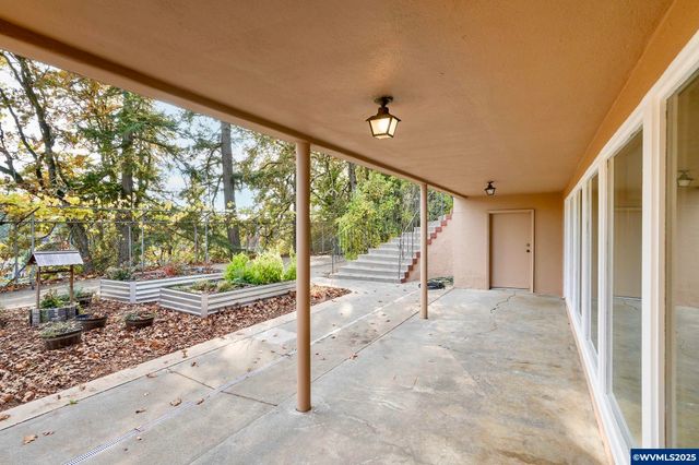 1440 Laurel Heights Dr NW, Albany, OR 97321