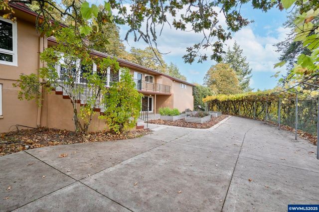 1440 Laurel Heights Dr NW, Albany, OR 97321