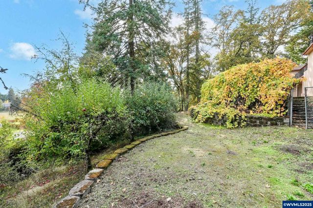 1440 Laurel Heights Dr NW, Albany, OR 97321