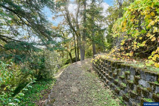 1440 Laurel Heights Dr NW, Albany, OR 97321