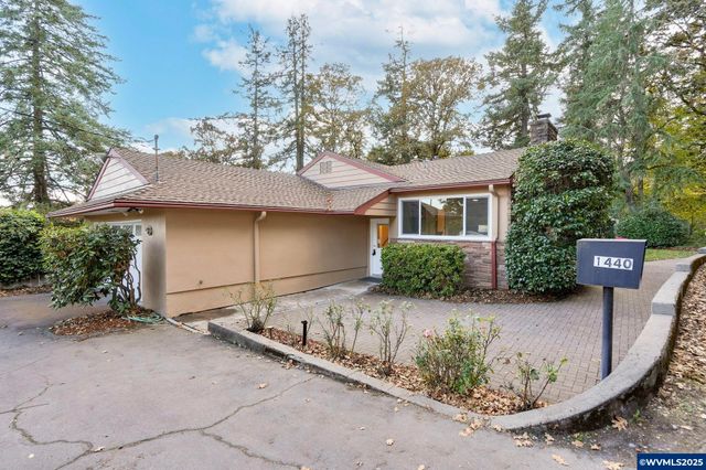 1440 Laurel Heights Dr NW, Albany, OR 97321