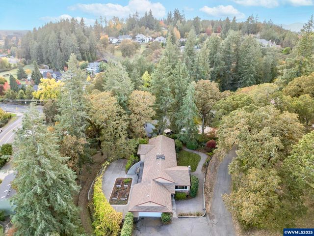 1440 Laurel Heights Dr NW, Albany, OR 97321