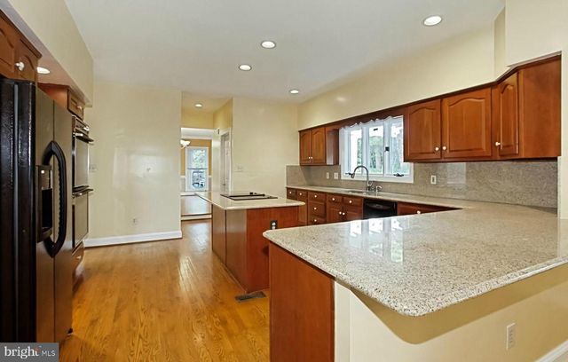 7204 QUIET CV, Annandale, VA 22003