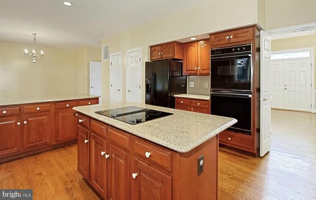 7204 QUIET CV, Annandale, VA 22003