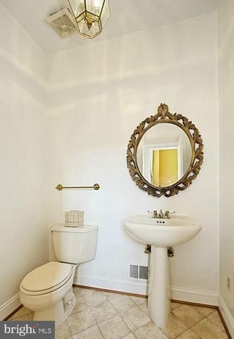 7204 QUIET CV, Annandale, VA 22003