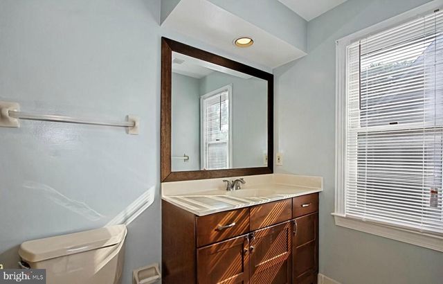 7204 QUIET CV, Annandale, VA 22003