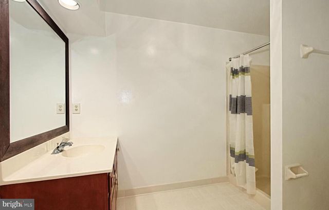 7204 QUIET CV, Annandale, VA 22003