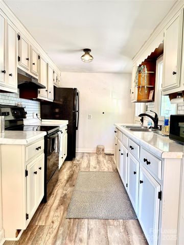 12 Powell Street, Asheville, NC 28806