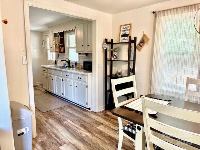 12 Powell Street, Asheville, NC 28806