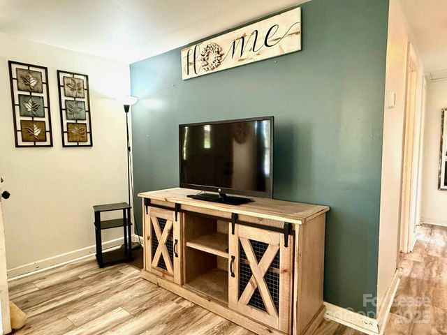 12 Powell Street, Asheville, NC 28806