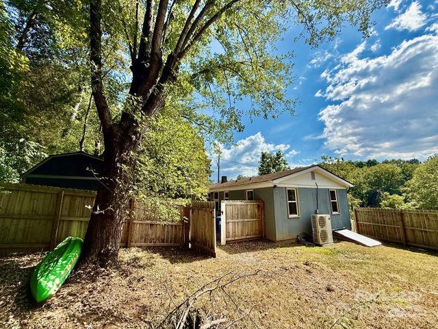 12 Powell Street, Asheville, NC 28806