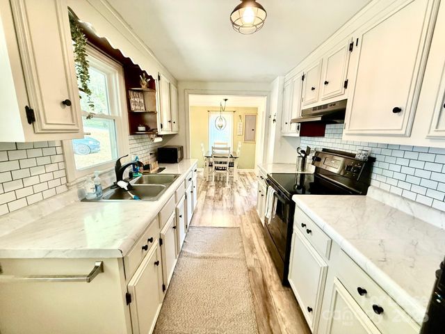 12 Powell Street, Asheville, NC 28806