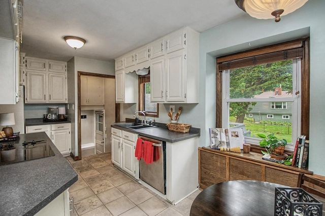 6140 Saint Croix Avenue N, Golden Valley, MN 55422