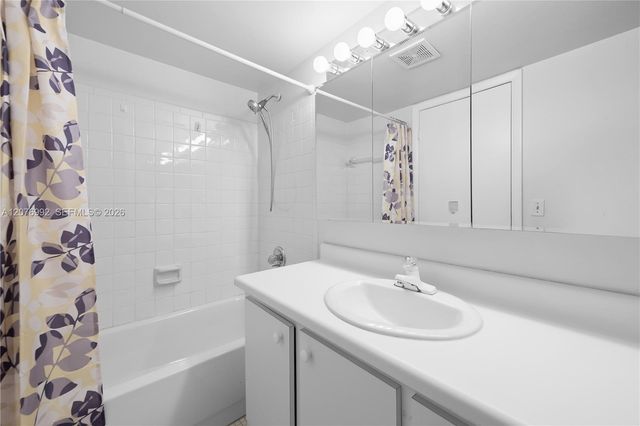 8305 NW 61st Street C303, Tamarac, FL 33321
