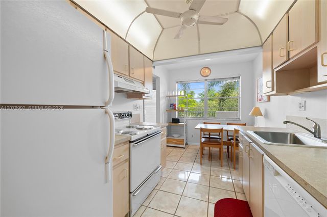 8305 NW 61st Street C303, Tamarac, FL 33321