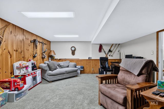 1801 N Hilton St, Boise, ID 83706
