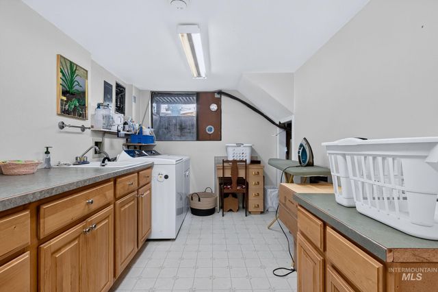 1801 N Hilton St, Boise, ID 83706