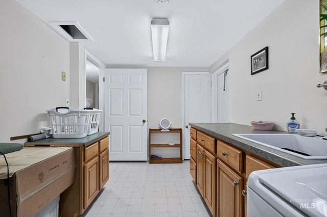 1801 N Hilton St, Boise, ID 83706