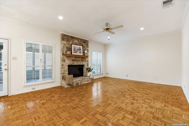 18 COURT CIR, San Antonio, TX 78209