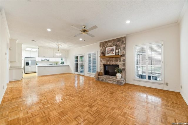 18 COURT CIR, San Antonio, TX 78209