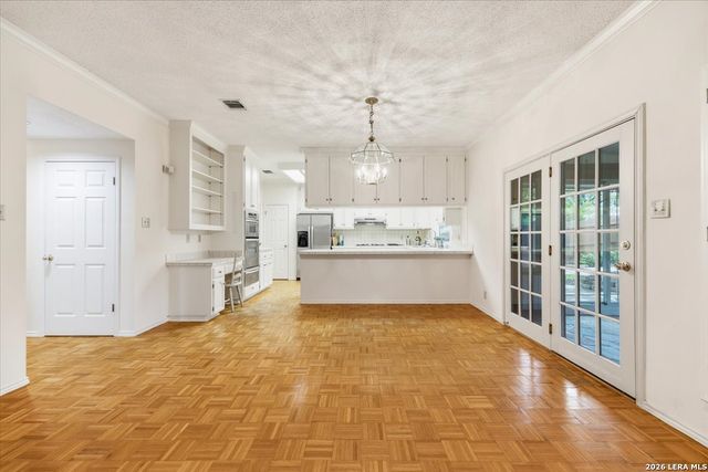 18 COURT CIR, San Antonio, TX 78209