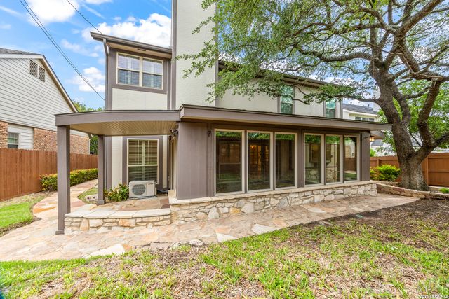 18 COURT CIR, San Antonio, TX 78209