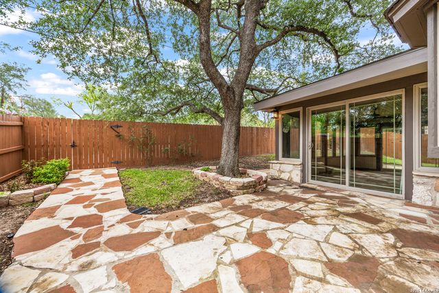 18 COURT CIR, San Antonio, TX 78209