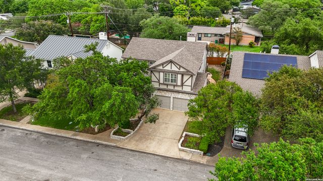 18 COURT CIR, San Antonio, TX 78209