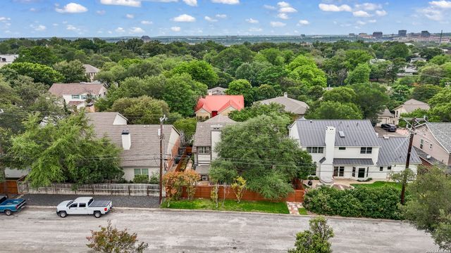 18 COURT CIR, San Antonio, TX 78209