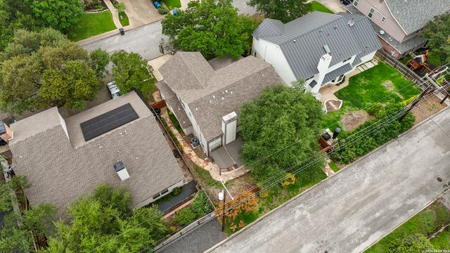 18 COURT CIR, San Antonio, TX 78209
