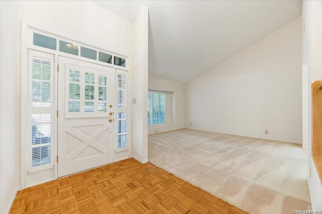 18 COURT CIR, San Antonio, TX 78209