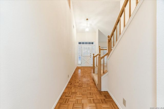 18 COURT CIR, San Antonio, TX 78209