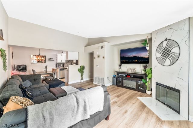 3318 North Decatur Boulevard 2083, Las Vegas, NV 89130