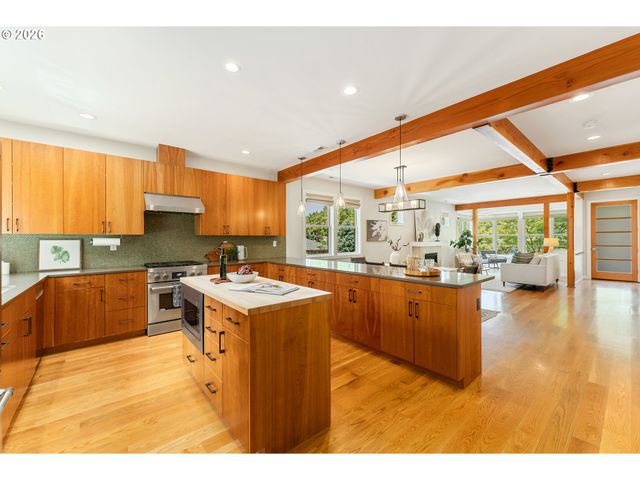 3646 Se Martins St, Portland, OR 97202