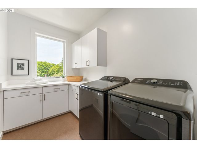 3646 Se Martins St, Portland, OR 97202