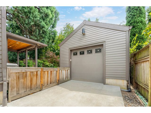 3646 Se Martins St, Portland, OR 97202