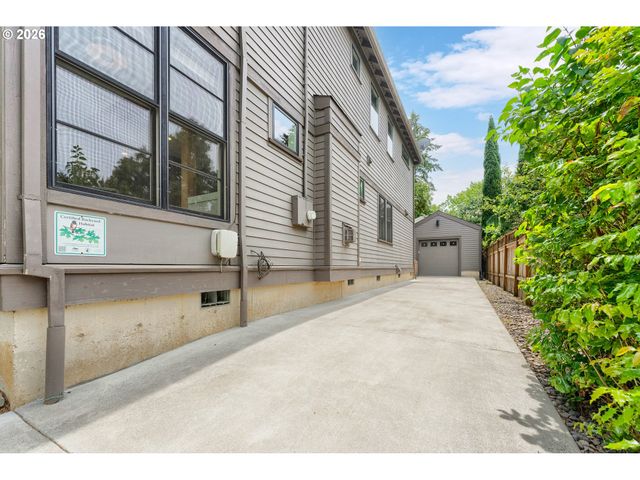3646 Se Martins St, Portland, OR 97202