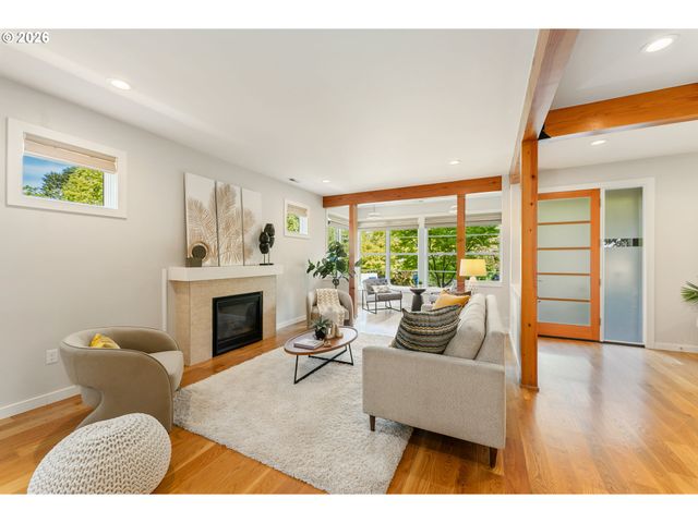 3646 Se Martins St, Portland, OR 97202