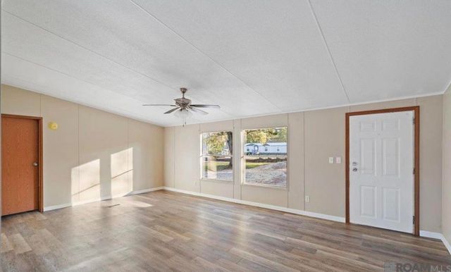 9853 Springfield Rd, Denham Springs, LA 70706