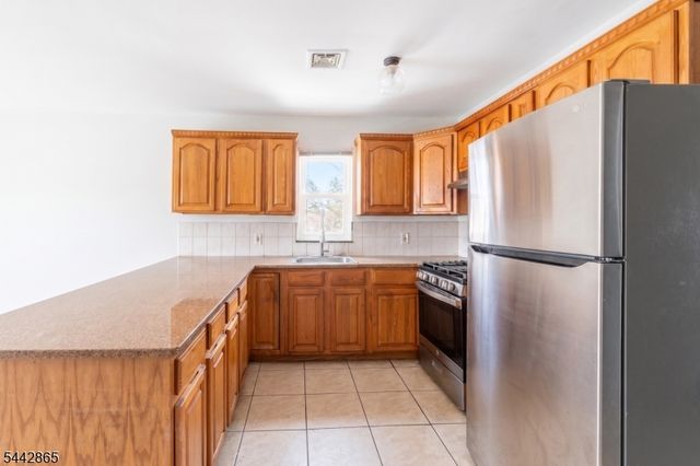 363 Summer St, Paterson City, NJ 07501