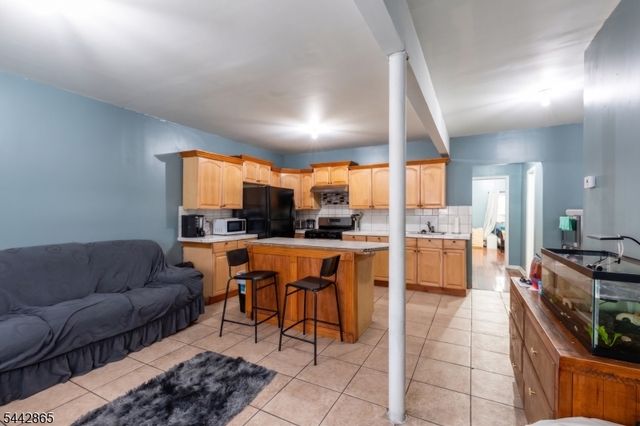 363 Summer St, Paterson City, NJ 07501