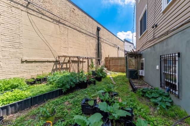 363 Summer St, Paterson City, NJ 07501