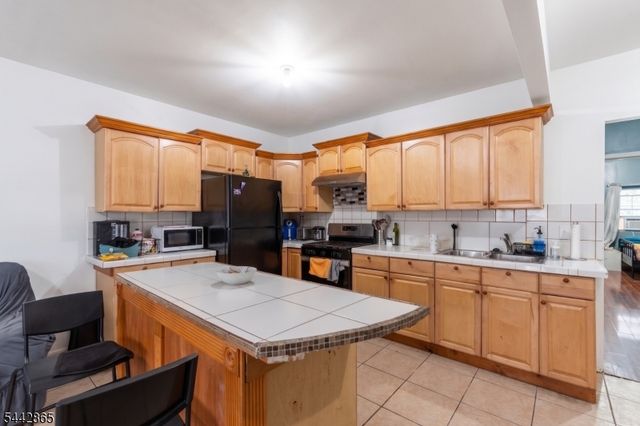 363 Summer St, Paterson City, NJ 07501