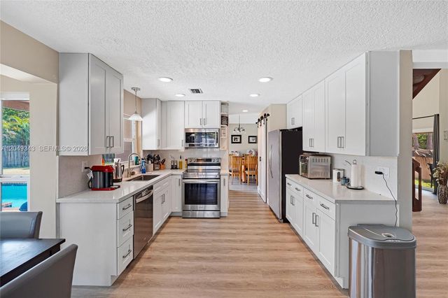 8650 SW 57th Court, Cooper City, FL 33328