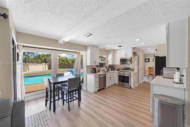 8650 SW 57th Court, Cooper City, FL 33328