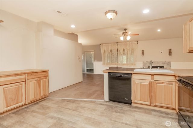 10210 Villa Lane SW, Lakewood, WA 98499
