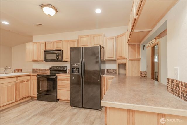 10210 Villa Lane SW, Lakewood, WA 98499