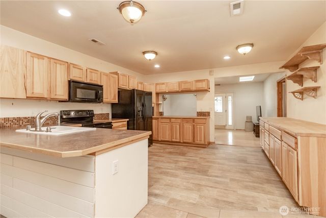 10210 Villa Lane SW, Lakewood, WA 98499